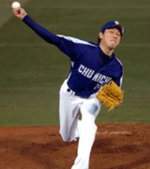 力投する中日先発の佐藤充=横浜スタジアム